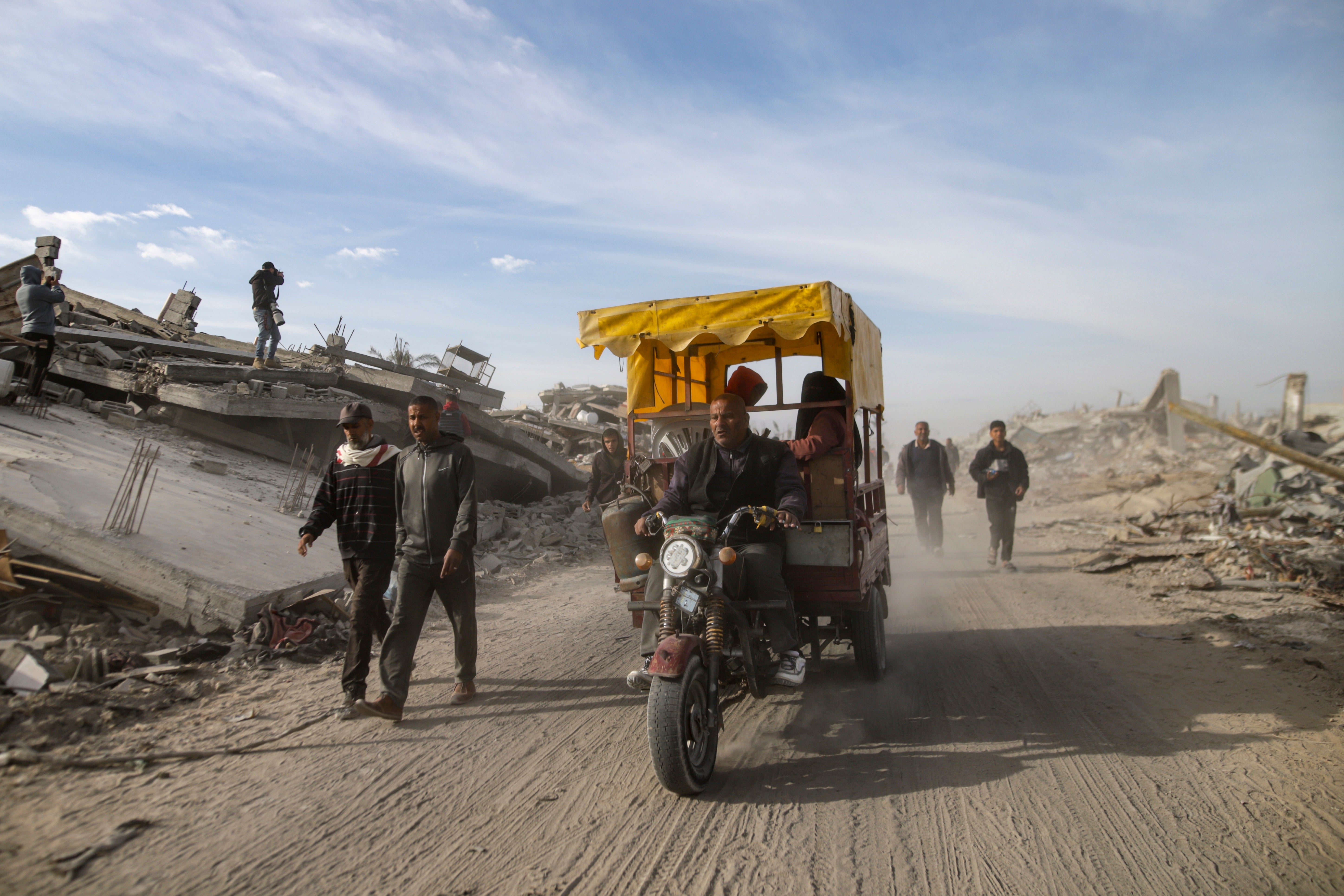 GAZA-PALESTINOS-REGRESO A CASA