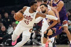 Donovan Mitchell anota 33 y lleva a Cavaliers, líderes de NBA, a victoria 118-92 sobre Suns