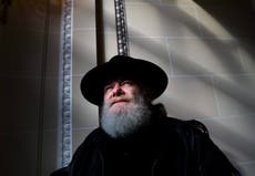 Garth Hudson, legendario músico de The Band, fallece a los 87 años