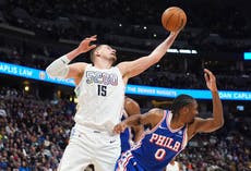 Jokic logra su 19no triple-doble de la temporada; Nuggets vencen 144-109 a 76ers