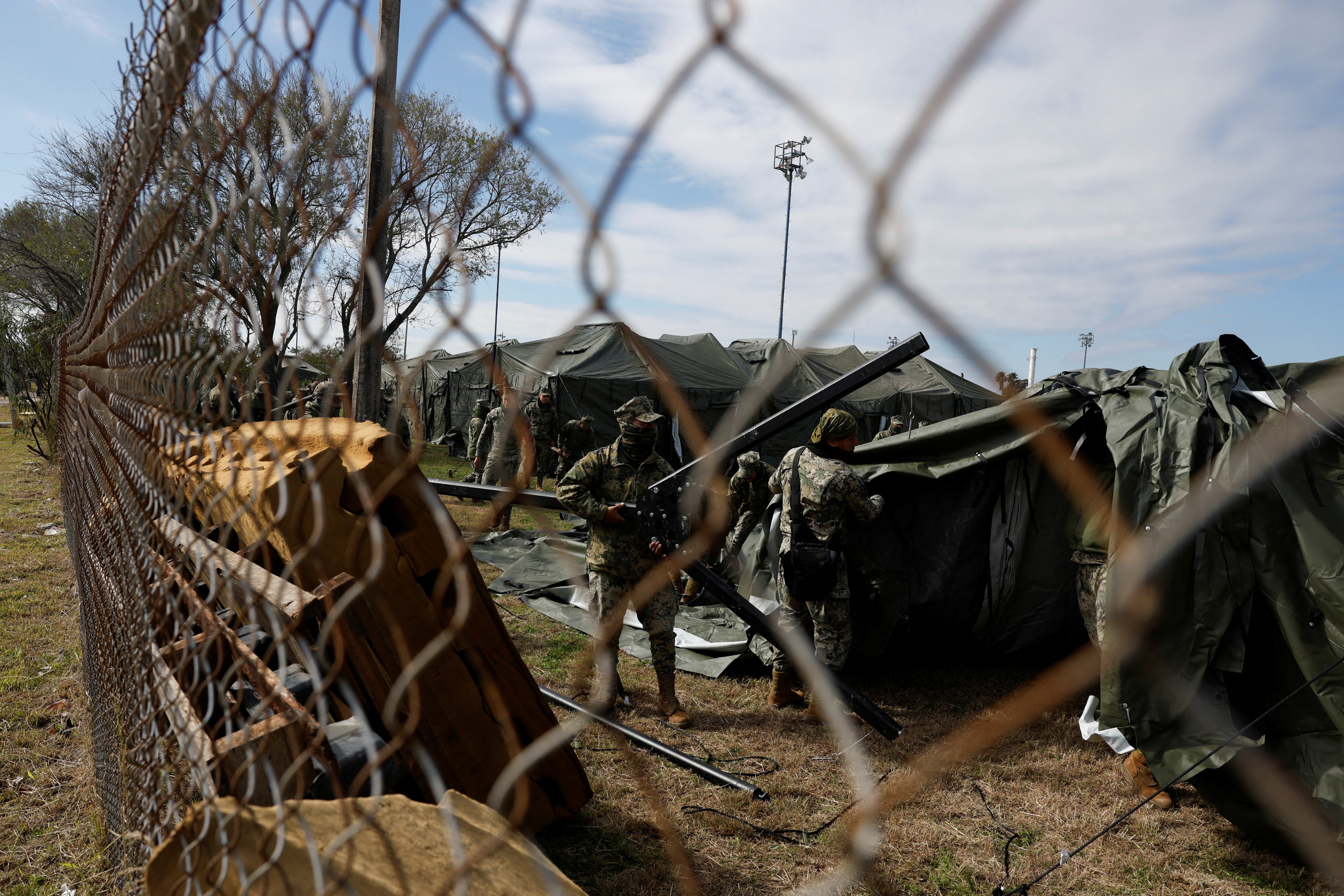 Las autoridades mexicanas han preparado refugios de emergencia en varias ciudades ante la previsible avalancha de deportados