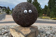 Hombre admite ser autor de ojos saltones en arte público de Oregon