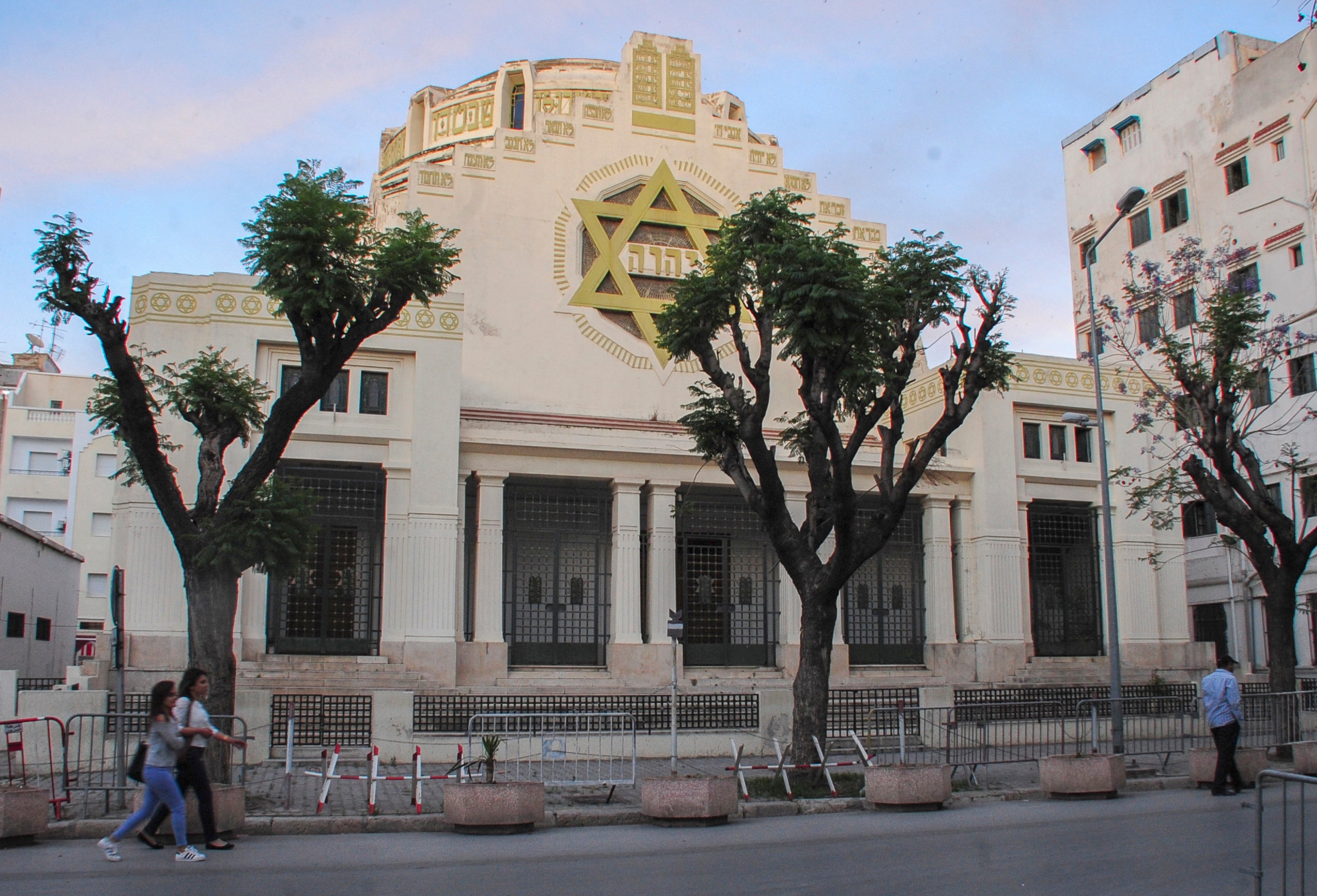 TÚNEZ-SINAGOGA-AUTOINMOLACIÓN