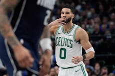 Tatum y White lideran a Celtics en victoria 122-107 contra Mavericks