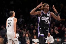 Sabonis logra 22 rebotes en otro triple-doble y Kings vencen 110-93 a Nets