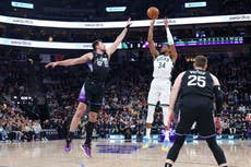 Antetokounmpo y Lillard anotan 35 cada uno y Bucks vencen 125-110 al Jazz