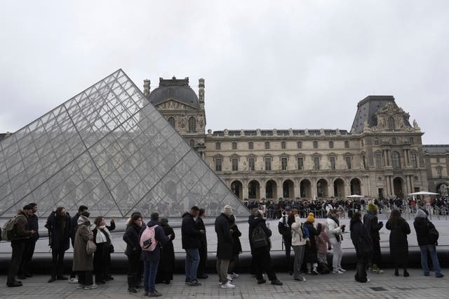 FRANCIA-LOUVRE