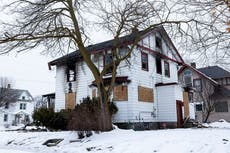 Madre en Michigan provocó incendio que mató a su hija