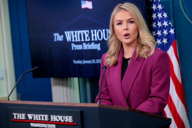 <p>Karoline Leavitt brindó la primera rueda de prensa informativa del Gobierno de Trump</p>