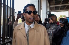 Rihanna asiste al juicio de A$AP Rocky por presunto tiroteo