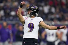 NFL investigará acusaciones de masajistas sobre conducta de Tucker, pateador de Ravens