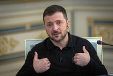 Entrevista AP: Zelenskyy advierte sobre excluir a Ucrania de conversaciones EEUU-Rusia sobre guerra