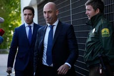 Rubiales va a juicio en España por beso no consentido a jugadora