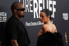 Kanye West alardea sobre el polémico atuendo de su mujer en los Grammy