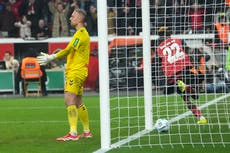 Schick y Boniface salvan a Bayer Leverkusen tras susto ante Colonia en la Copa de Alemania