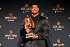 Arik Armstead de Jaguars gana el premio Walter Payton al Hombre del Año