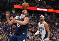 Jokic logra su 24to triple-doble de la temporada; Nuggets aplastan a Magic por 112-90