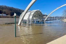 Dos muertos y tres heridos por tornados en Tennessee