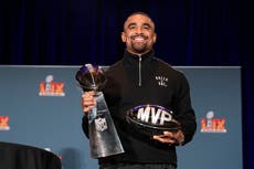 Jalen Hurts supera dificultades y gana el premio MVP del Super Bowl