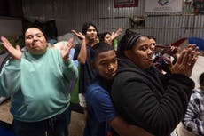 Migrantes varados en México buscan nuevo comienzo después de que Trump eliminara su vía legal a EEUU