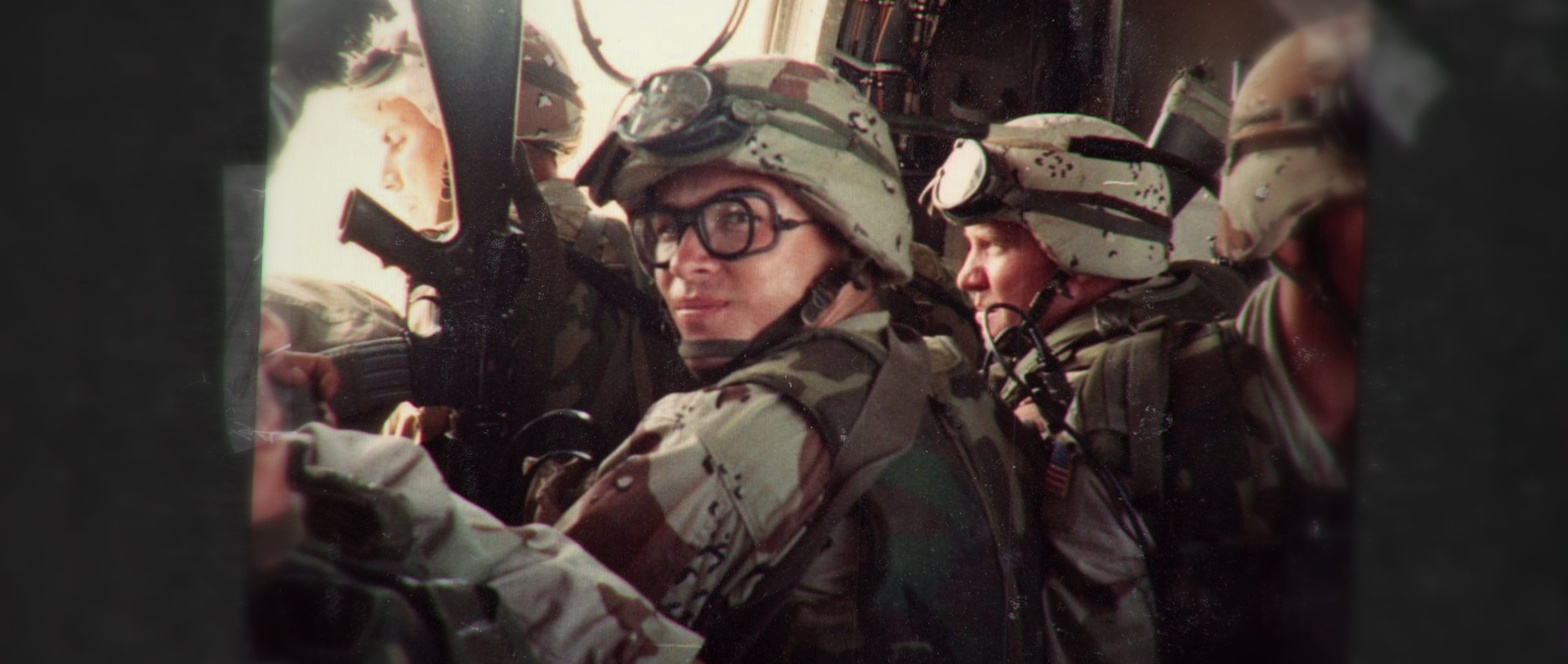 Los soldados Glenn Harris, McCray, Buck Wilford, Matt Eversmann y Jason Moore en una escena de 'Cómo sobrevivimos a la caída de los Black Hawk', el nuevo documental de Netflix