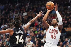 Cavaliers, líderes del Este, aplastan 131-108 a los Raptors en su octava victoria en nueve juegos