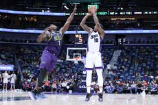 Con 27 puntos del suplente Ellis, Kings vencen 119-111 a Williamson y Pelicans