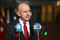 Aliados OTAN exigen que Ucrania y Europa estén en negociaciones, Trump mira a su reunión con Putin