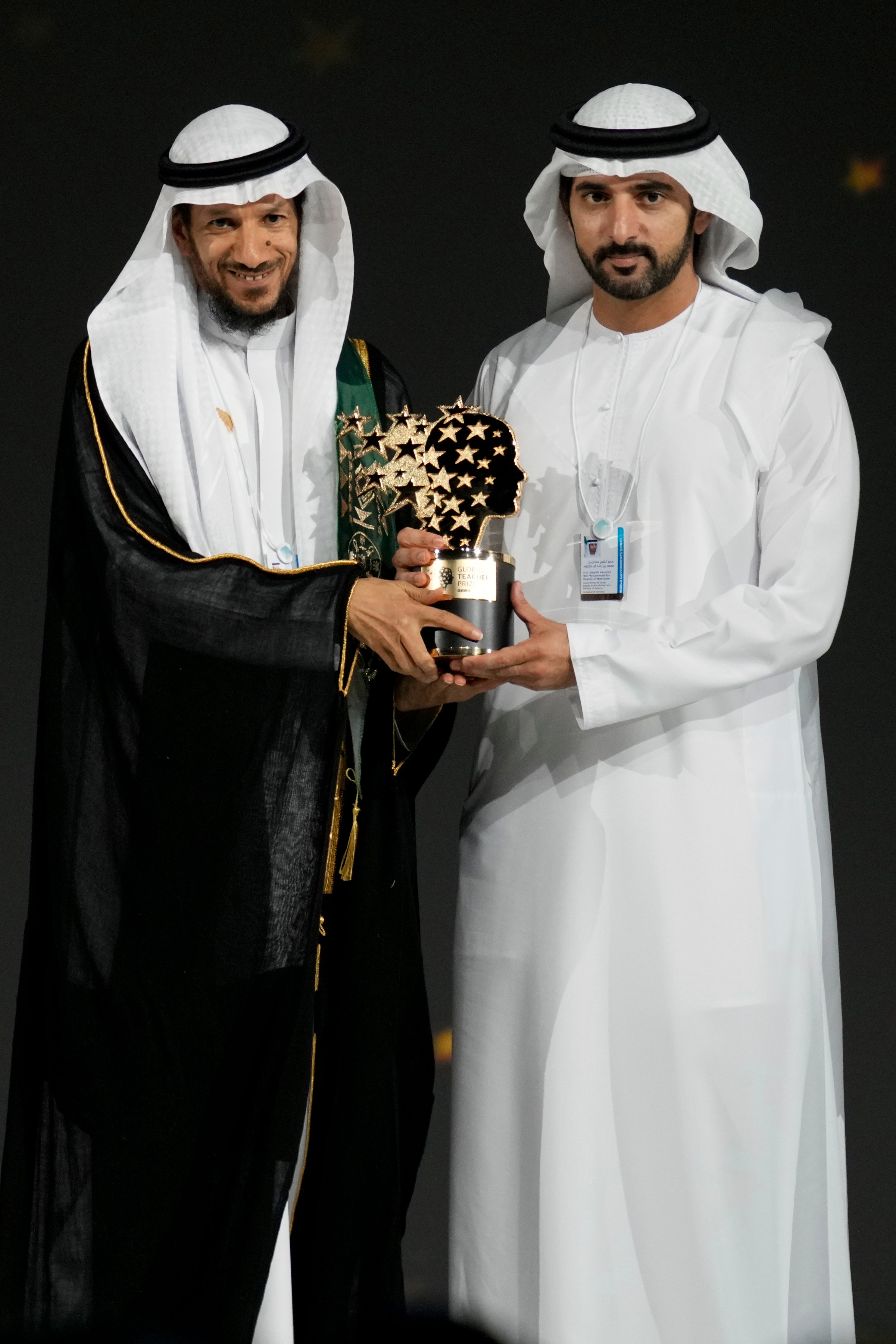 EMIRATOS-PREMIO GLOBAL DE ENSEÑANZA