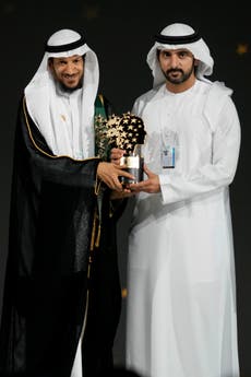 Educador saudí conocido por su labor benéfica y con presos gana el Premio Global a la Enseñanza