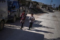 Realizan conferencia en París para discutir futuro de Siria ante congelación de ayuda de EEUU