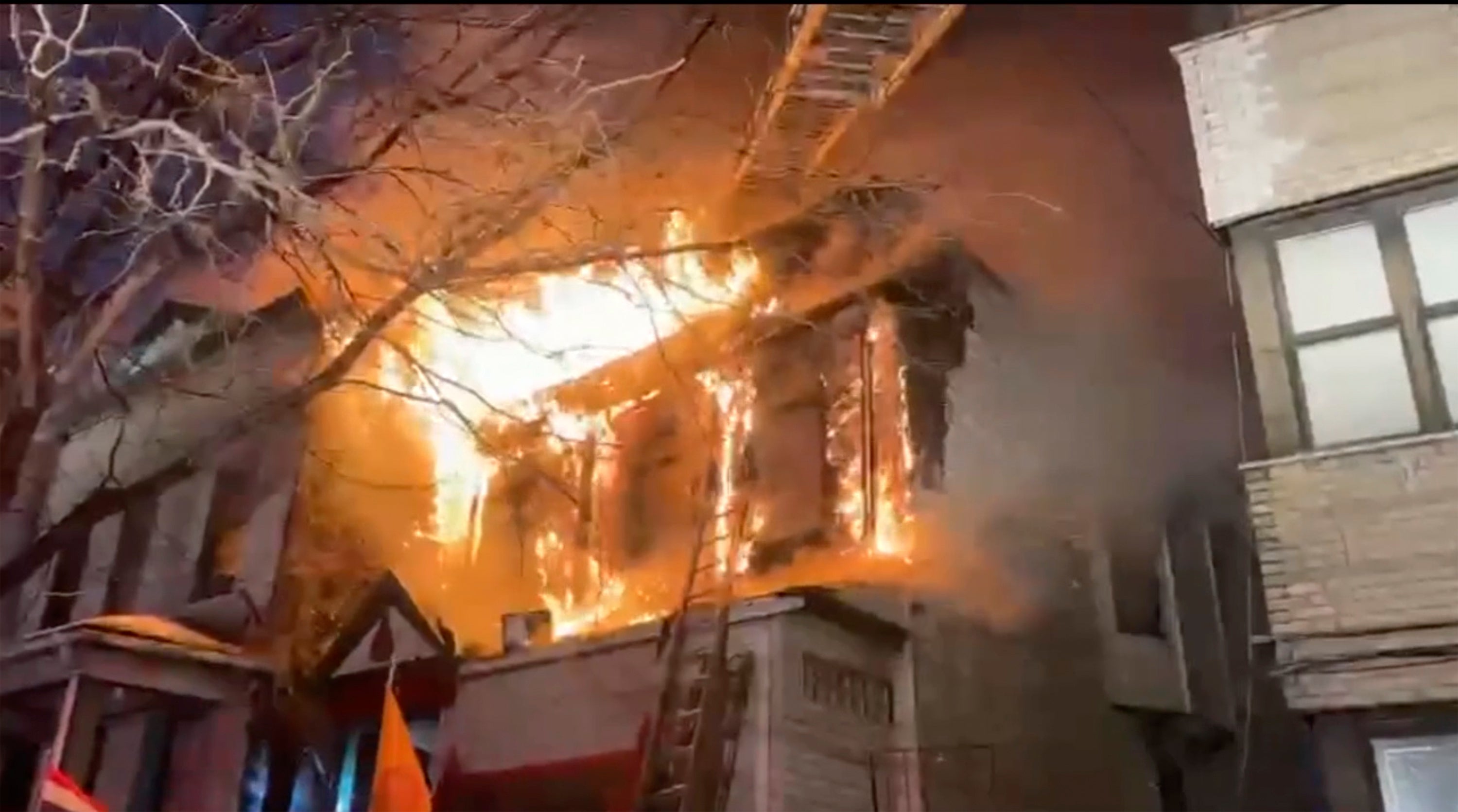 NUEVA YORK TEMPLO INCENDIO