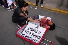 Protestan en Perú por desinterés de autoridades ante asesinatos de trabajadoras sexuales transgénero