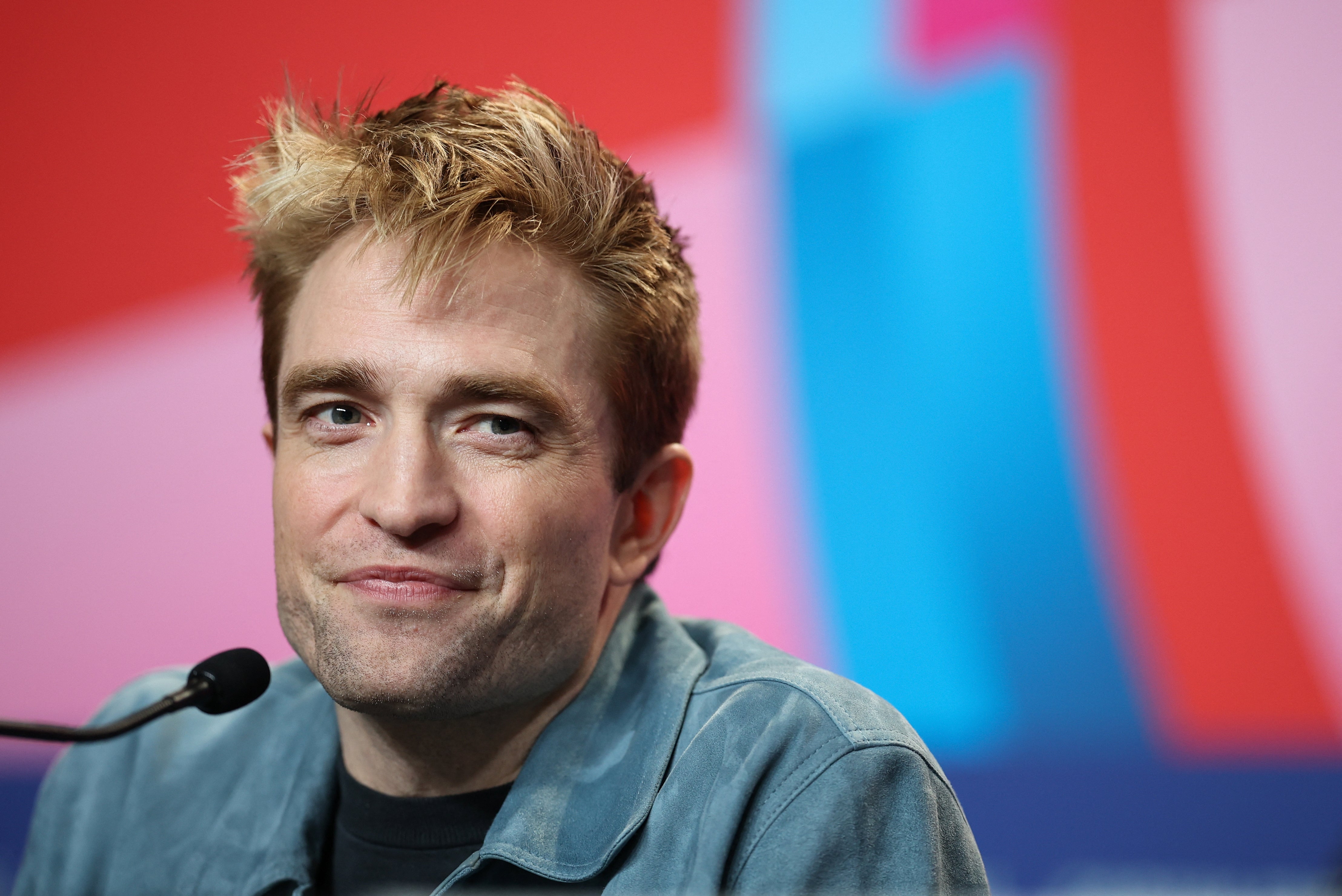 Robert Pattinson en la rueda de prensa de 'Mickey 17' en el 2025 Festival de Cine de Berlín