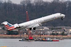 Trump inicia despidos de personal de control de tráfico aéreo de FAA semanas después de choque en DC