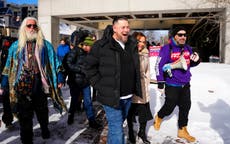 Líder de protestas de camioneros en Canadá recibe tres meses de arresto domiciliario