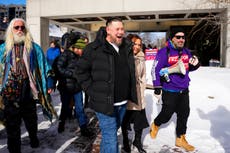 Líder de protestas de camioneros en Canadá recibe tres meses de arresto domiciliario