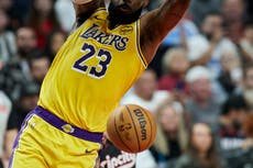 LeBron anota 40 puntos y guía a Lakers hacia victoria 110-102 sobre Blazers