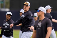 Dueño de los Yankees podría apoyar una propuesta de tope salarial vinculada al mínimo de nómina