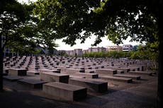 Hieren gravemente a un hombre en el Monumento al Holocausto en Berlín