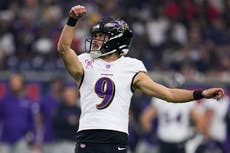 Investigadores de NFL entrevistan a masajistas que acusan a Tucker, pateador de Ravens