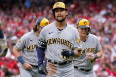 OF de Brewers, Blake Perkins, presenta fractura en espinilla y se perderá inicio de temporada