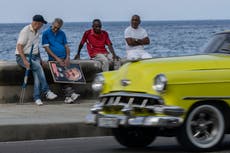 ¿Cómo enfrentan la crisis en Cuba los adultos mayores? Remesas o trabajos informales