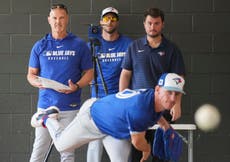 Pitcher Bassitt se convierte en bat boy de Azulejos como castigo tras juego de 'fantasy'