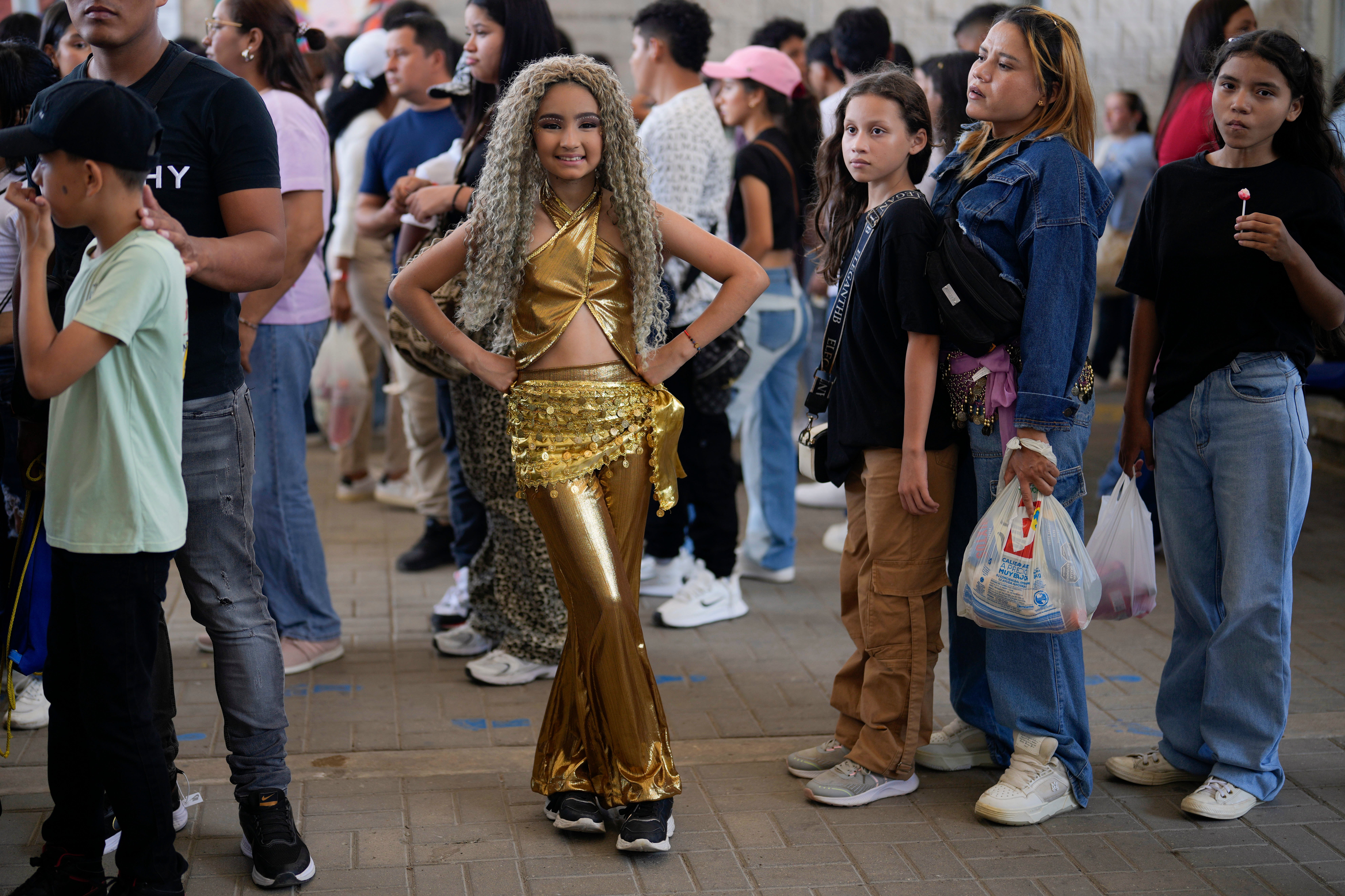 SHAKIRA-GIRA-FOTOGALERÍA