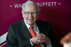 Warren Buffett ofrece algunos consejos a Trump mientras celebra el éxito de Berkshire Hathaway