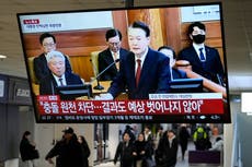 En su juicio, el presidente destituido de Corea del Sur defiende su decreto de ley marcial