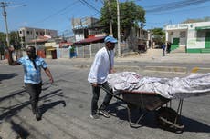 Pandillas perpetran un nuevo y mortal ataque en la capital de Haití mientras decenas huyen