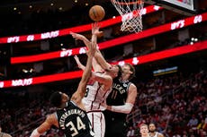 Green anota 25 puntos y Rockets superan 100-97 a Bucks