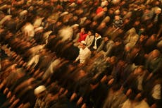 ¿Qué es el Ramadán y cómo observan los musulmanes el mes sagrado islámico?